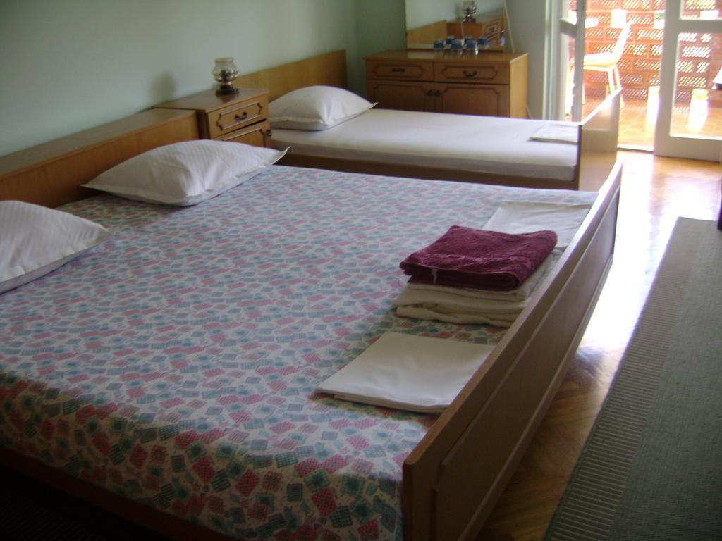 Apartments Aneva Baška Habitación foto